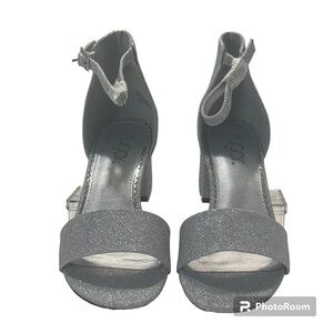 Sugar Women's Noelle Low Two Piece Block Heel Dress Shoe Ladies Ankle Strap 6.5